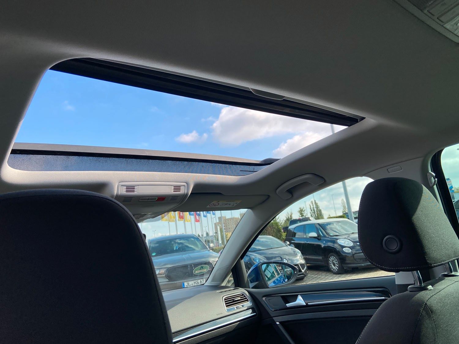 Volkswagen Golf Golf VII 1,5 TSI Highline|R-LINE|PANO|19&quot;TOMASON