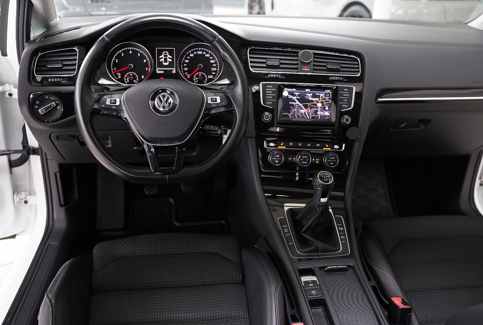 Volkswagen Golf Golf VII Lim. Highline BMT Dach Austauschmotor !