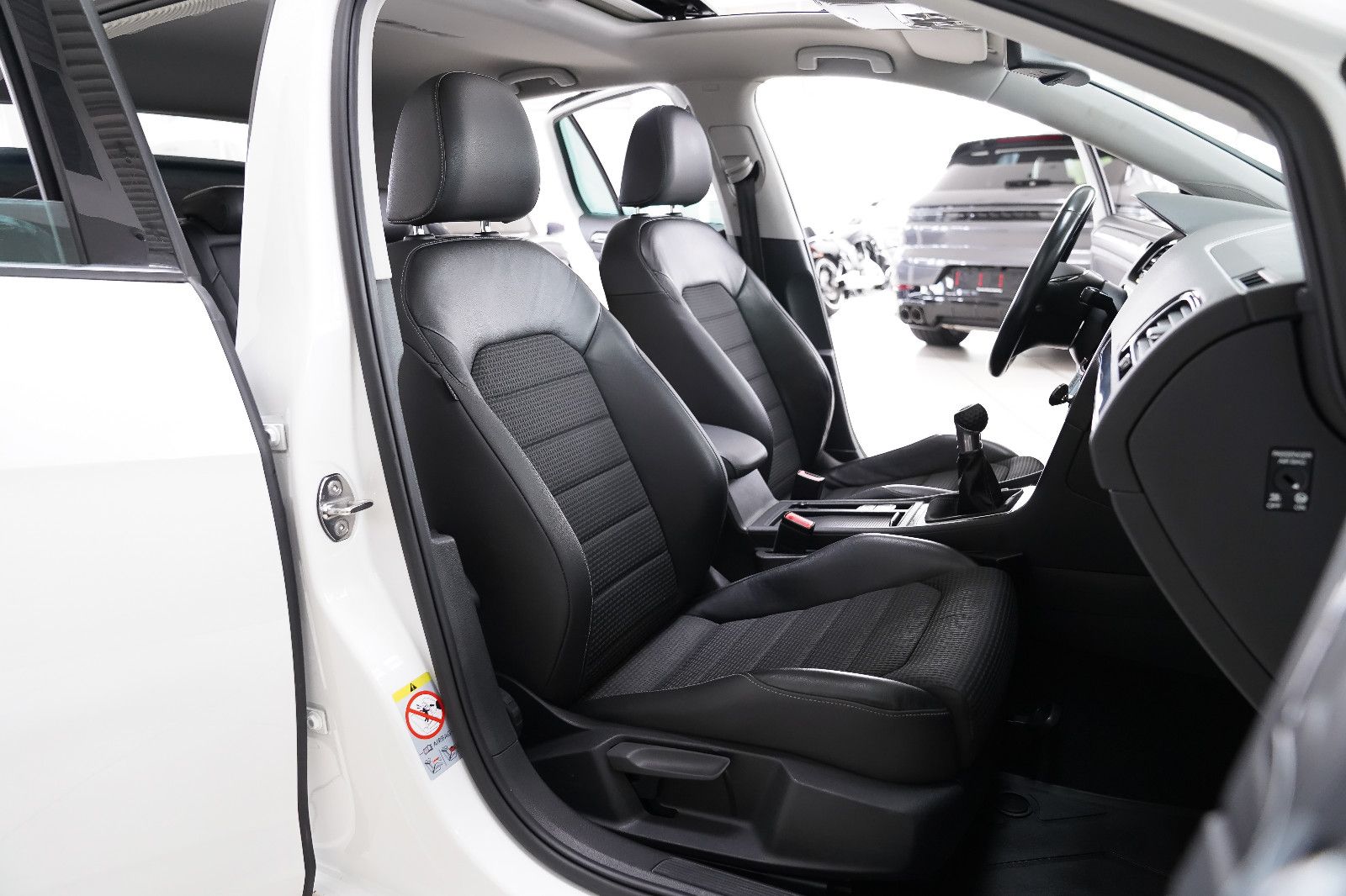 Volkswagen Golf Golf VII Lim. Highline BMT Dach Austauschmotor !