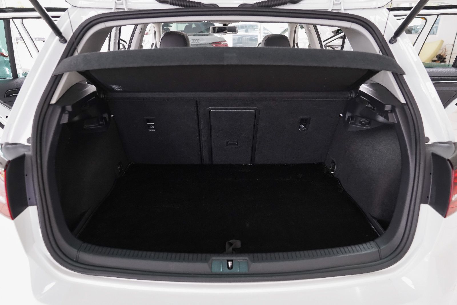 Volkswagen Golf Golf VII Lim. Highline BMT Dach Austauschmotor !