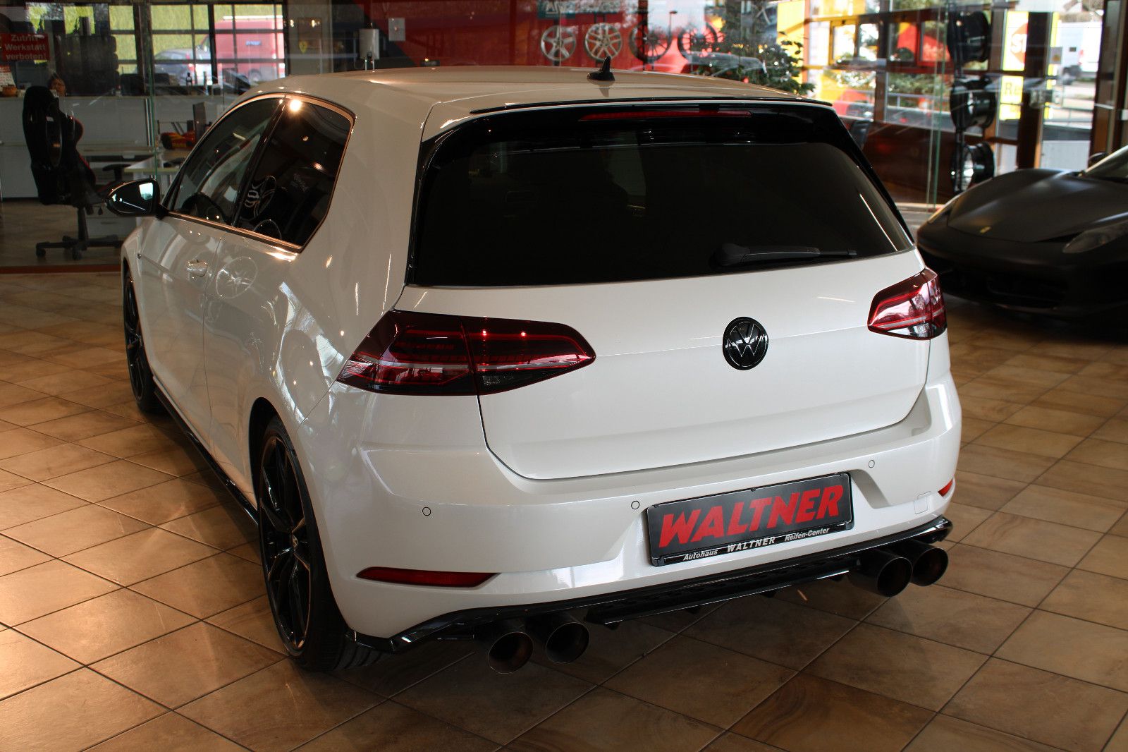 Volkswagen Golf Golf VII Lim. R 4Motion *Sonderlack+Hammeroptik*