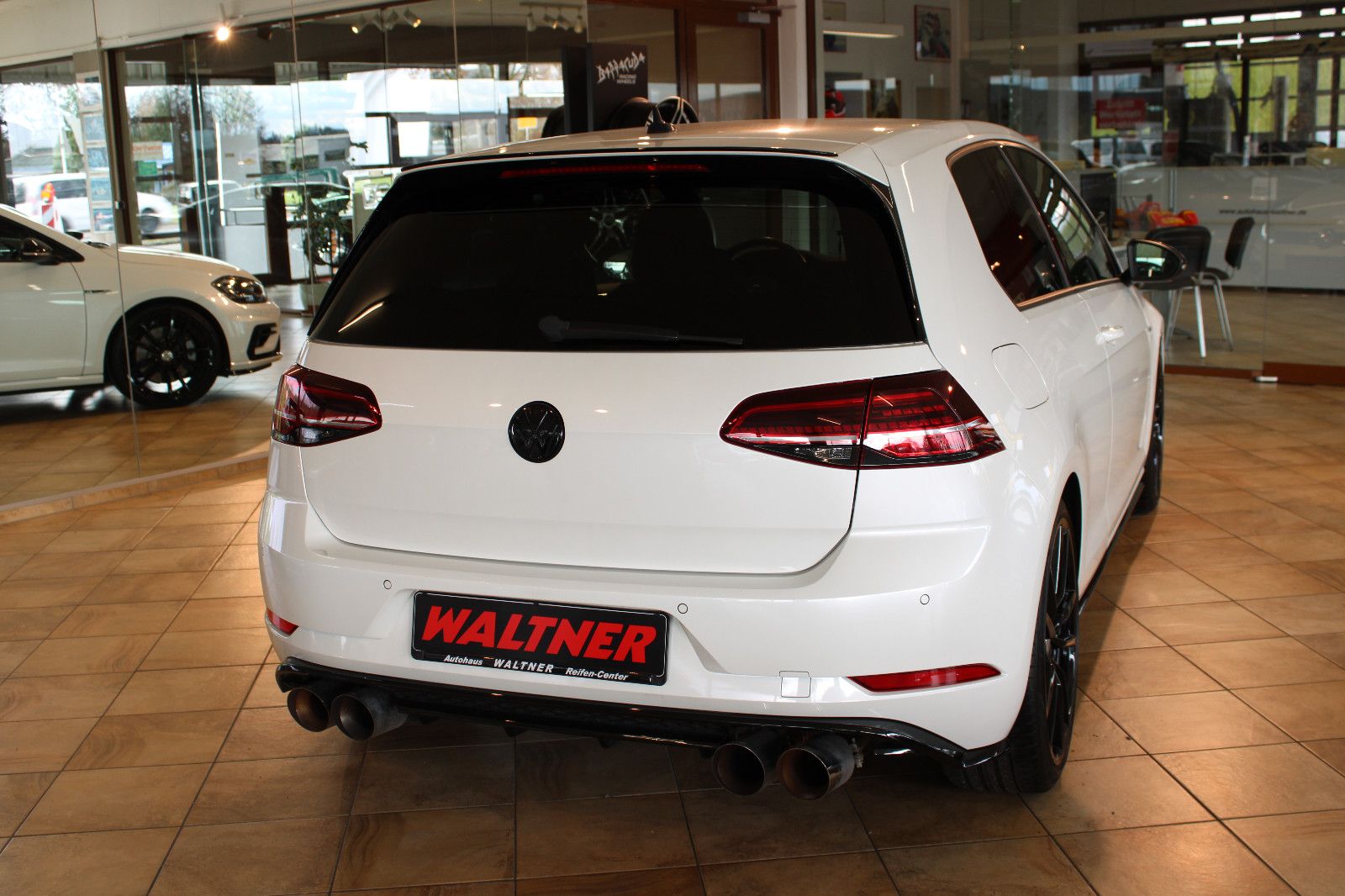 Volkswagen Golf Golf VII Lim. R 4Motion *Sonderlack+Hammeroptik*