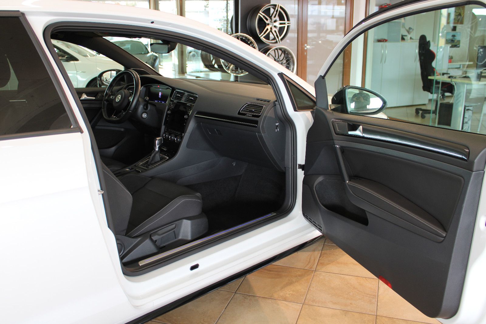 Volkswagen Golf Golf VII Lim. R 4Motion *Sonderlack+Hammeroptik*