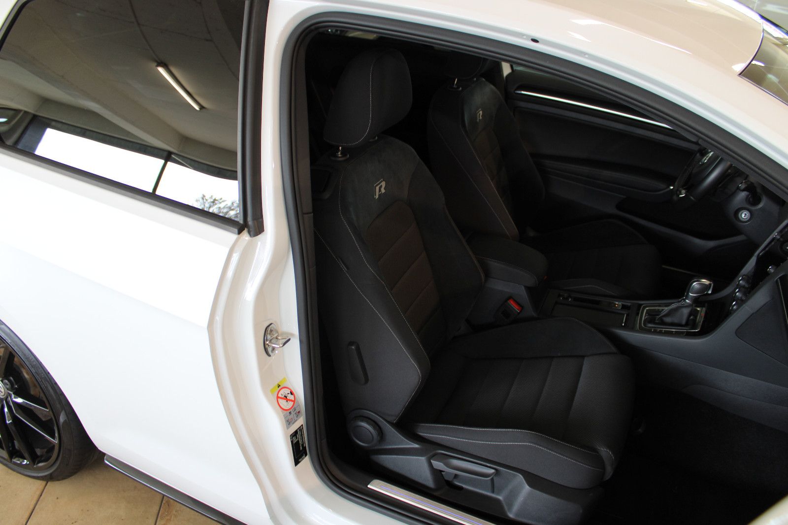 Volkswagen Golf Golf VII Lim. R 4Motion *Sonderlack+Hammeroptik*