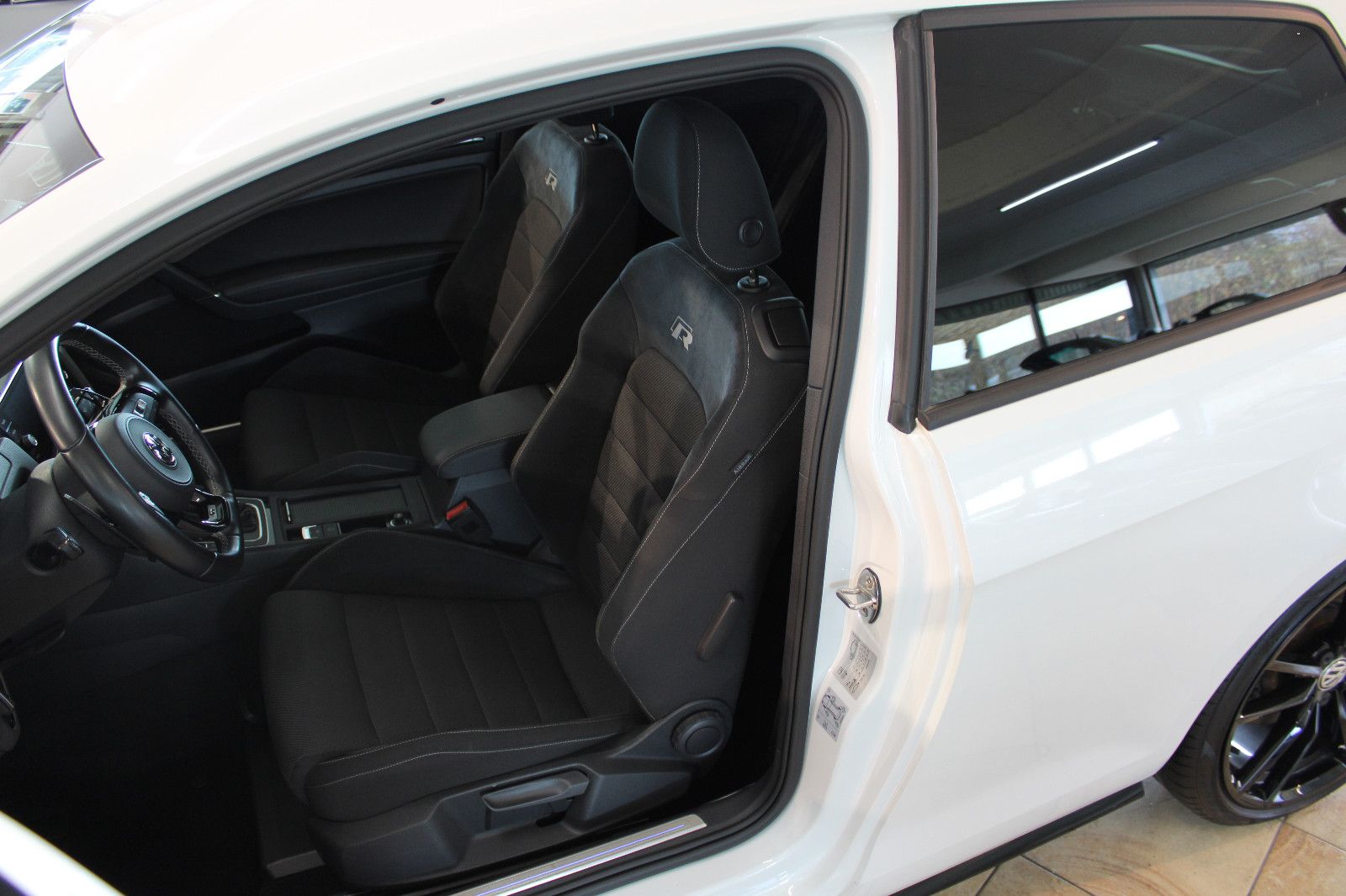 Volkswagen Golf Golf VII Lim. R 4Motion *Sonderlack+Hammeroptik*