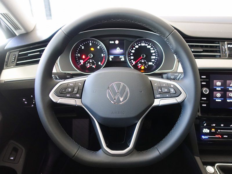 Volkswagen Passat Variant 2.0 TDI Elegance +4 J. Garantie