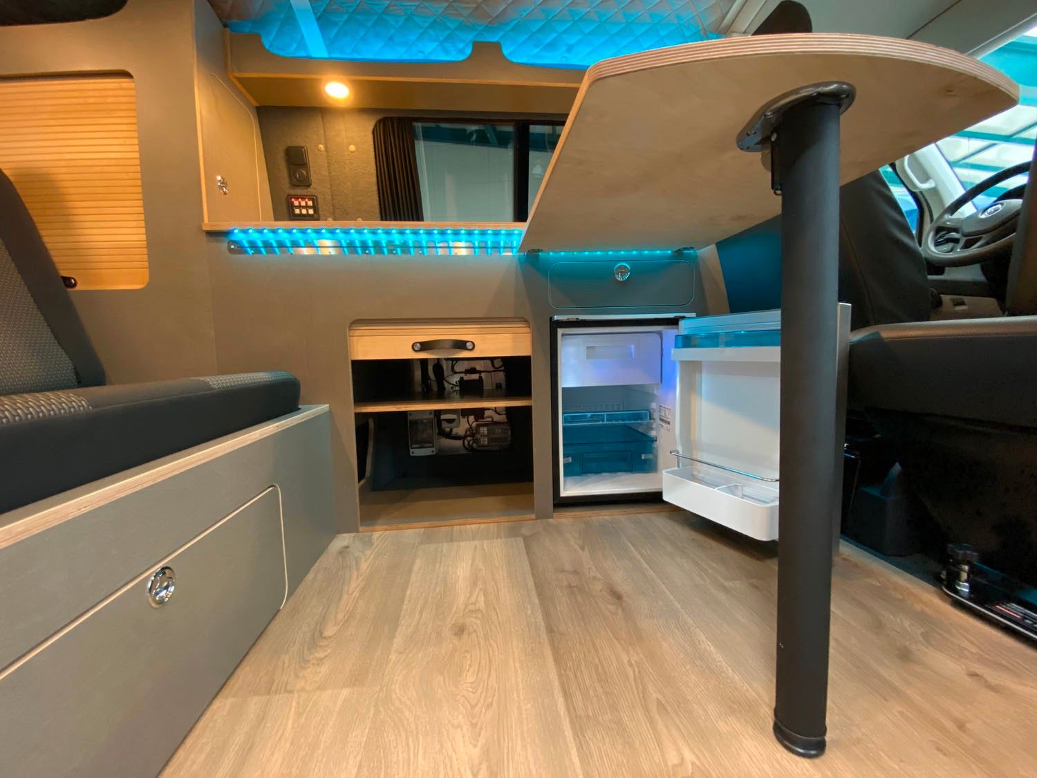Volkswagen T6 2.0 TDI kurz| CAMPER UMBAU| VERKAUFT!!!