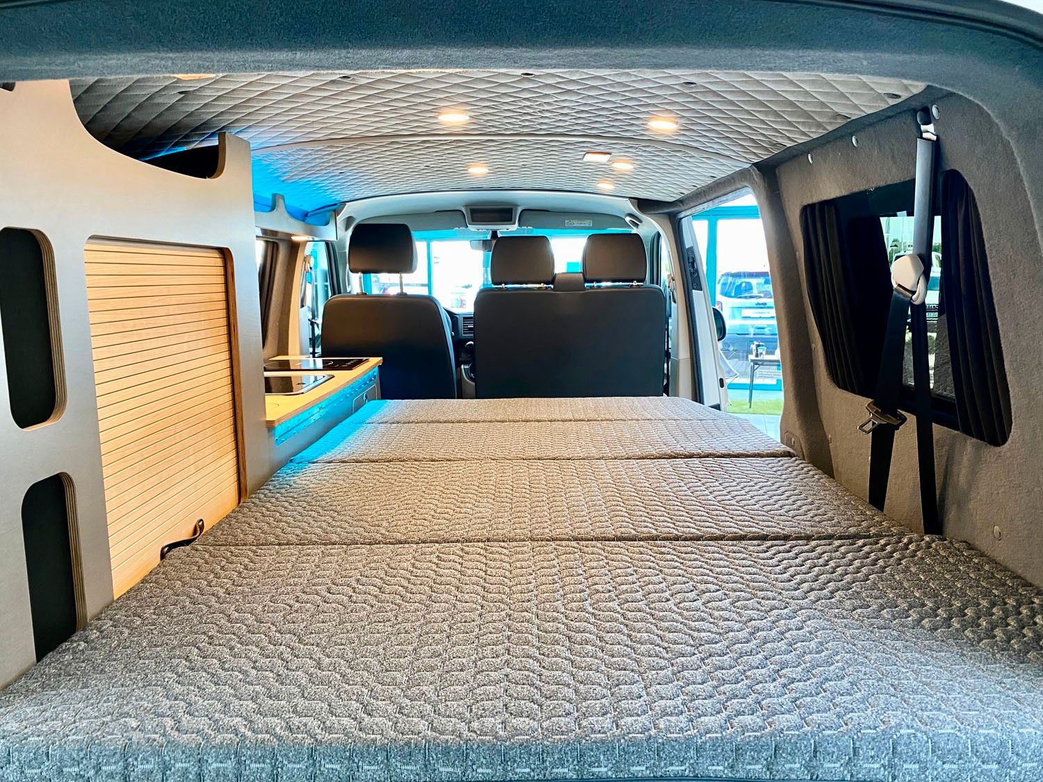 Volkswagen T6 2.0 TDI kurz|CAMPERUMBAU|NEU!!!