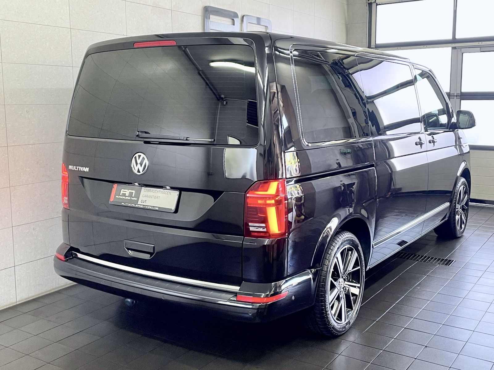 Volkswagen T6 Multivan T6 Multivan T6.1 Highline Navi+ACC+Assistenz-Plu
