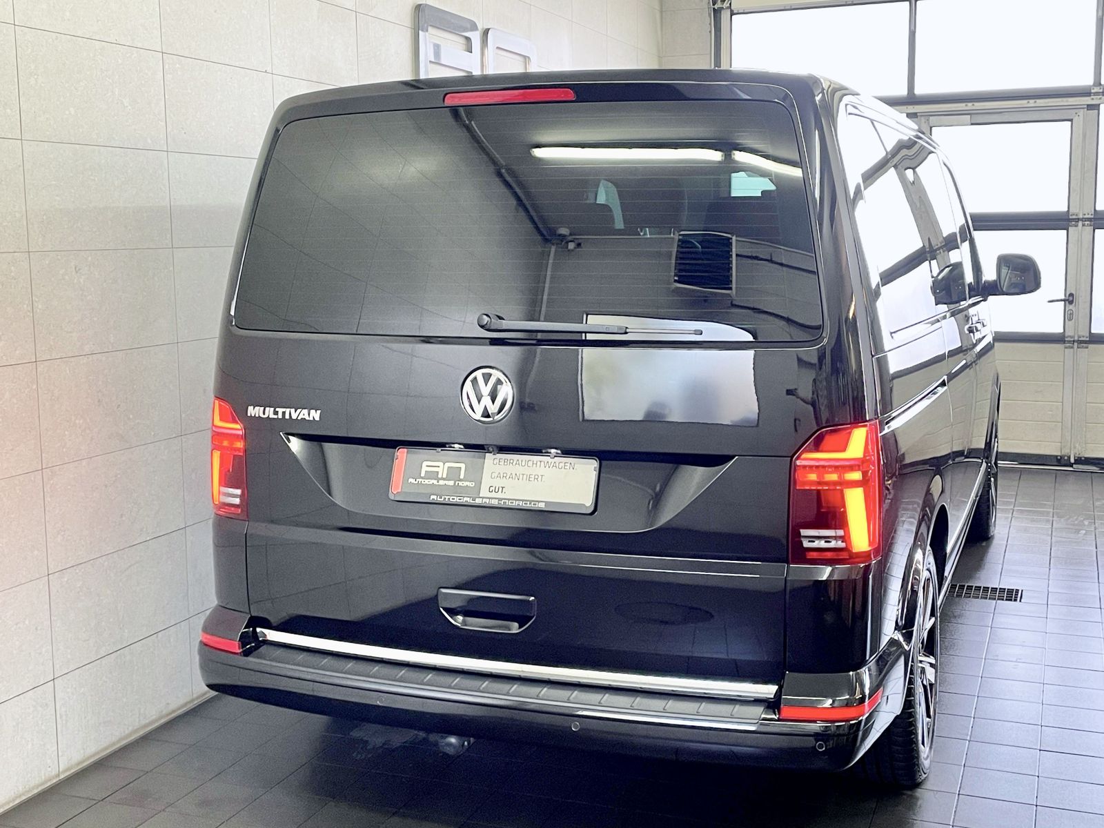 Volkswagen T6 Multivan T6 Multivan T6.1 Highline Navi+ACC+Assistenz-Plu