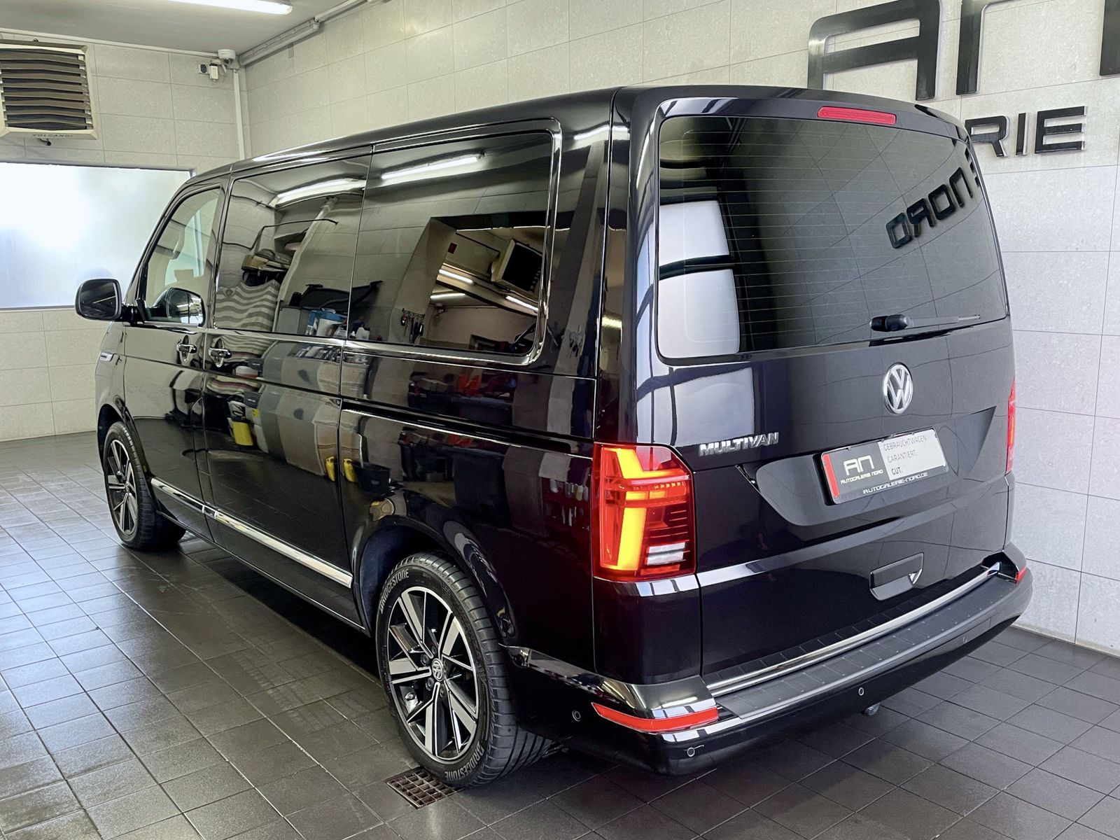 Volkswagen T6 Multivan T6 Multivan T6.1 Highline Navi+ACC+Assistenz-Plu