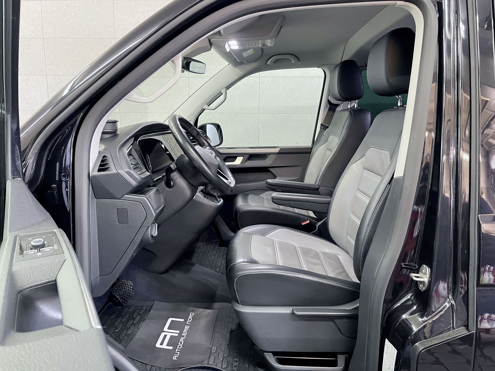 Volkswagen T6 Multivan T6 Multivan T6.1 Highline Navi+ACC+Assistenz-Plu