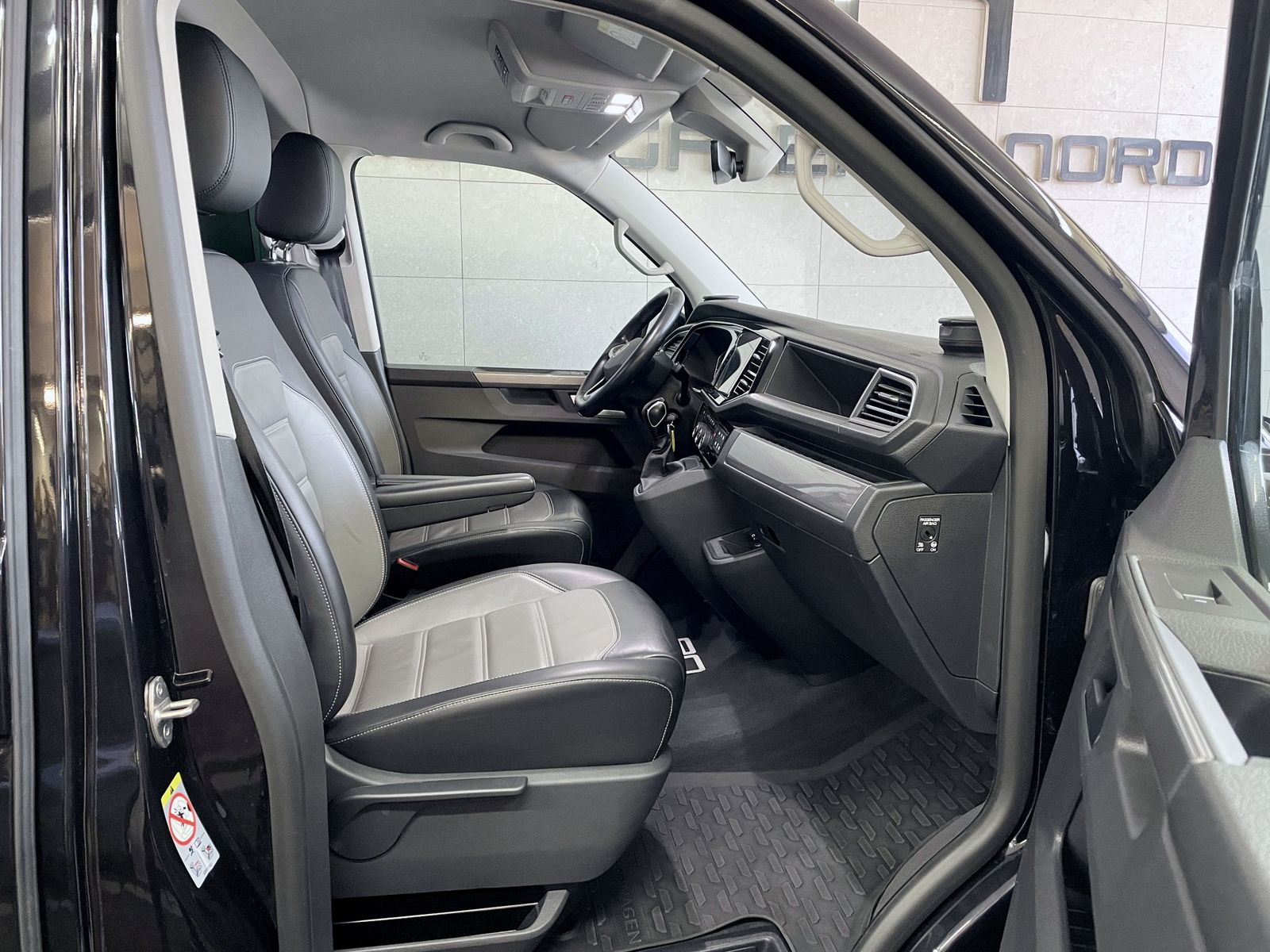Volkswagen T6 Multivan T6 Multivan T6.1 Highline Navi+ACC+Assistenz-Plu
