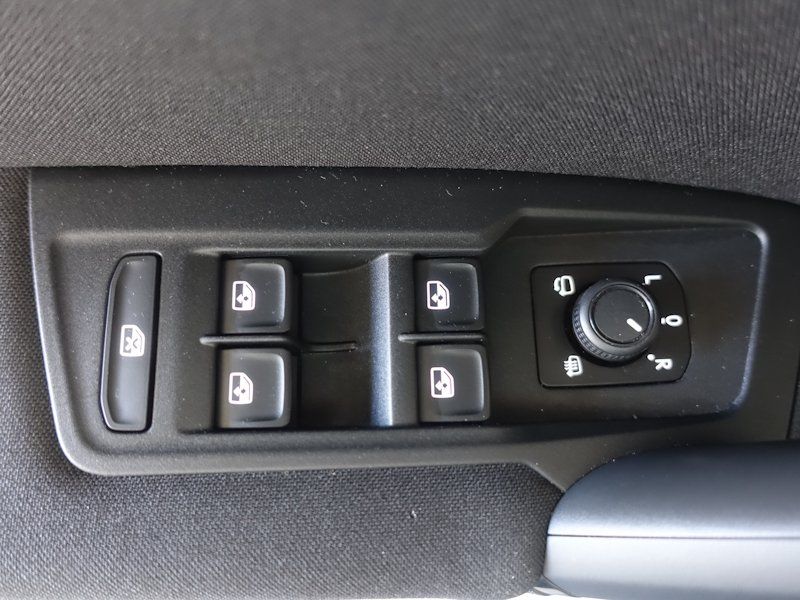 Volkswagen Tiguan Tiguan 1.5 TSI Comfortline DSG AHK el.Heckl. N