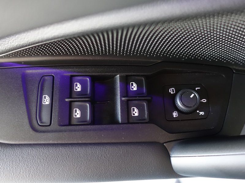 Volkswagen Tiguan Tiguan 2.0 TDI DSG 4Motion AHK Navi el.Heckkl.