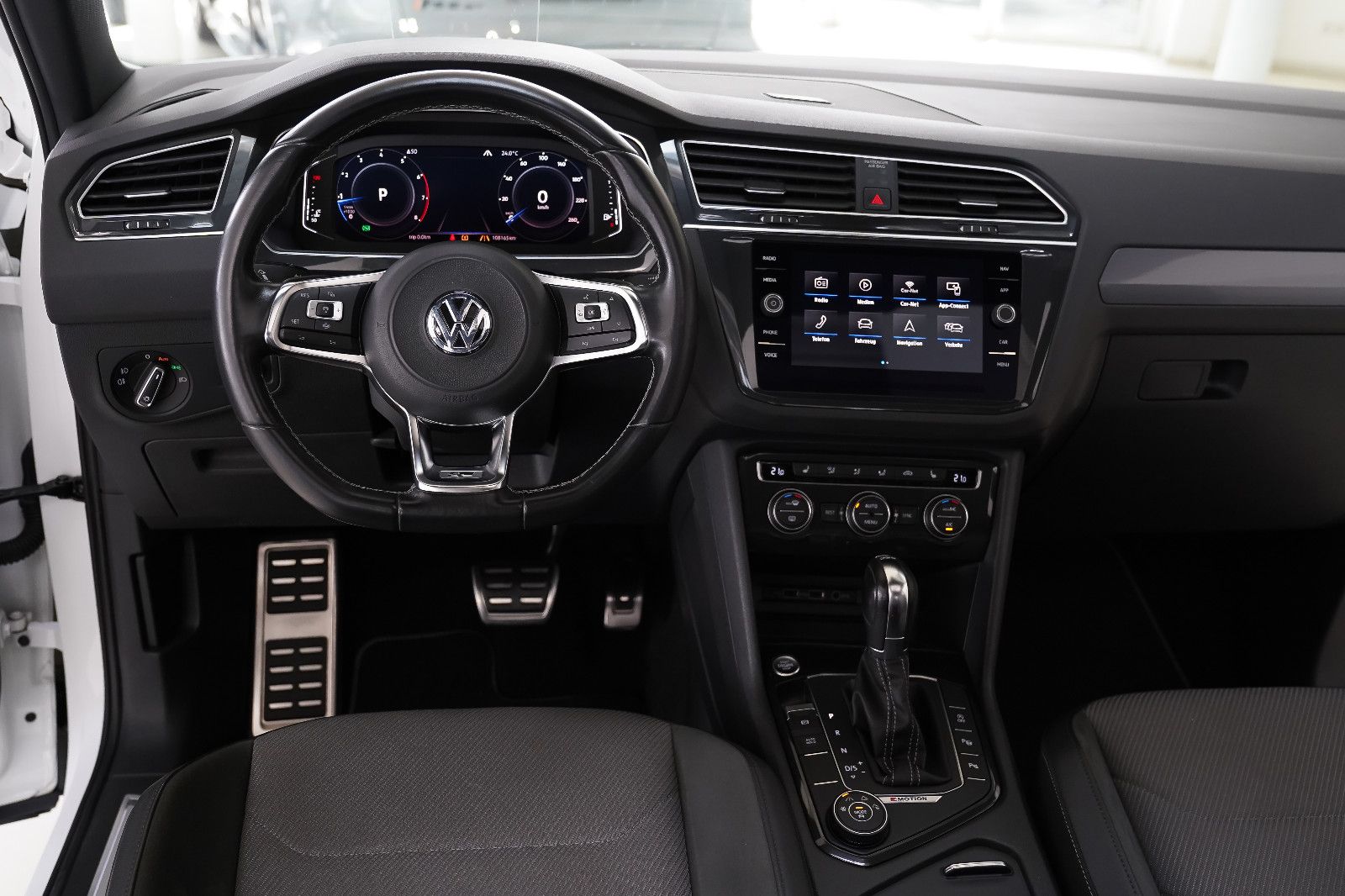 Volkswagen Tiguan Tiguan Highline BMT Pano Navi R-Line Kamera AHK