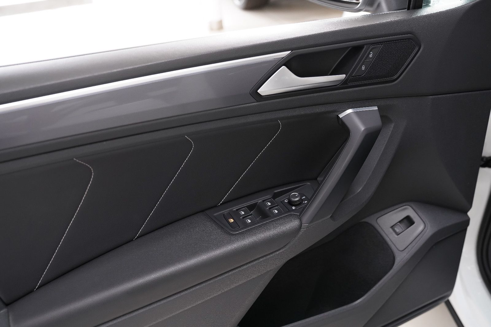 Volkswagen Tiguan Tiguan Highline BMT Pano Navi R-Line Kamera AHK