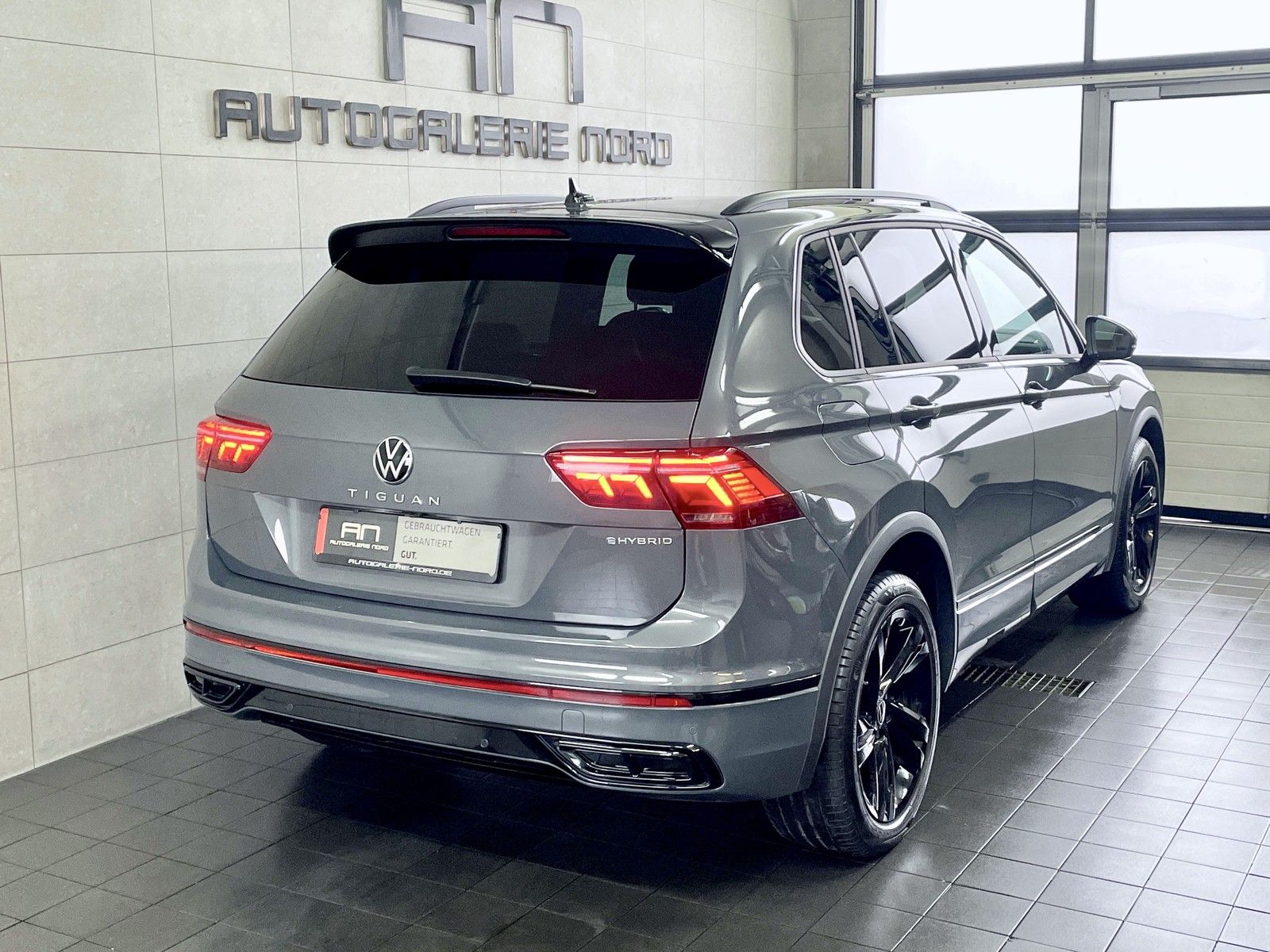 Volkswagen Tiguan Tiguan R-Line eHybrid Black Style+Business Premi