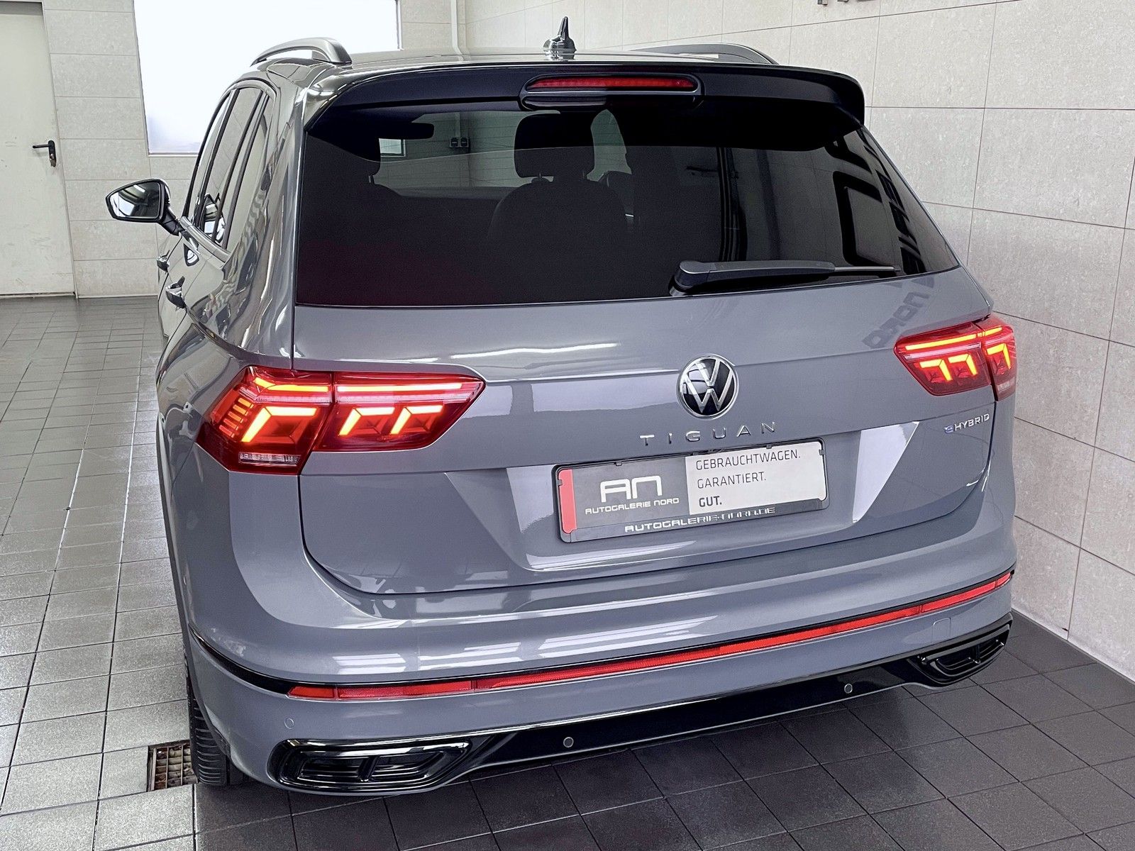Volkswagen Tiguan Tiguan R-Line eHybrid Black Style+Business Premi