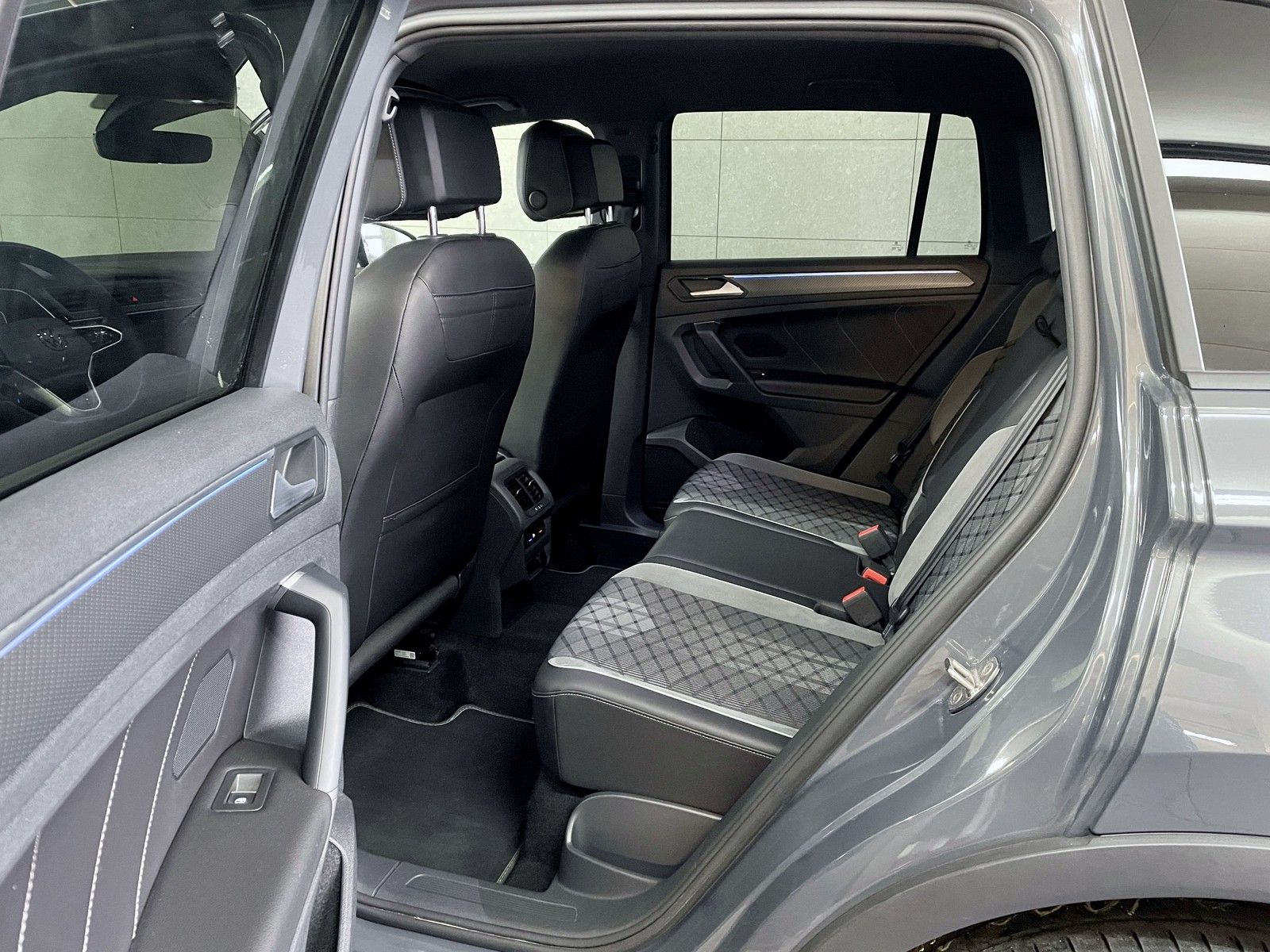 Volkswagen Tiguan Tiguan R-Line eHybrid Black Style+Business Premi