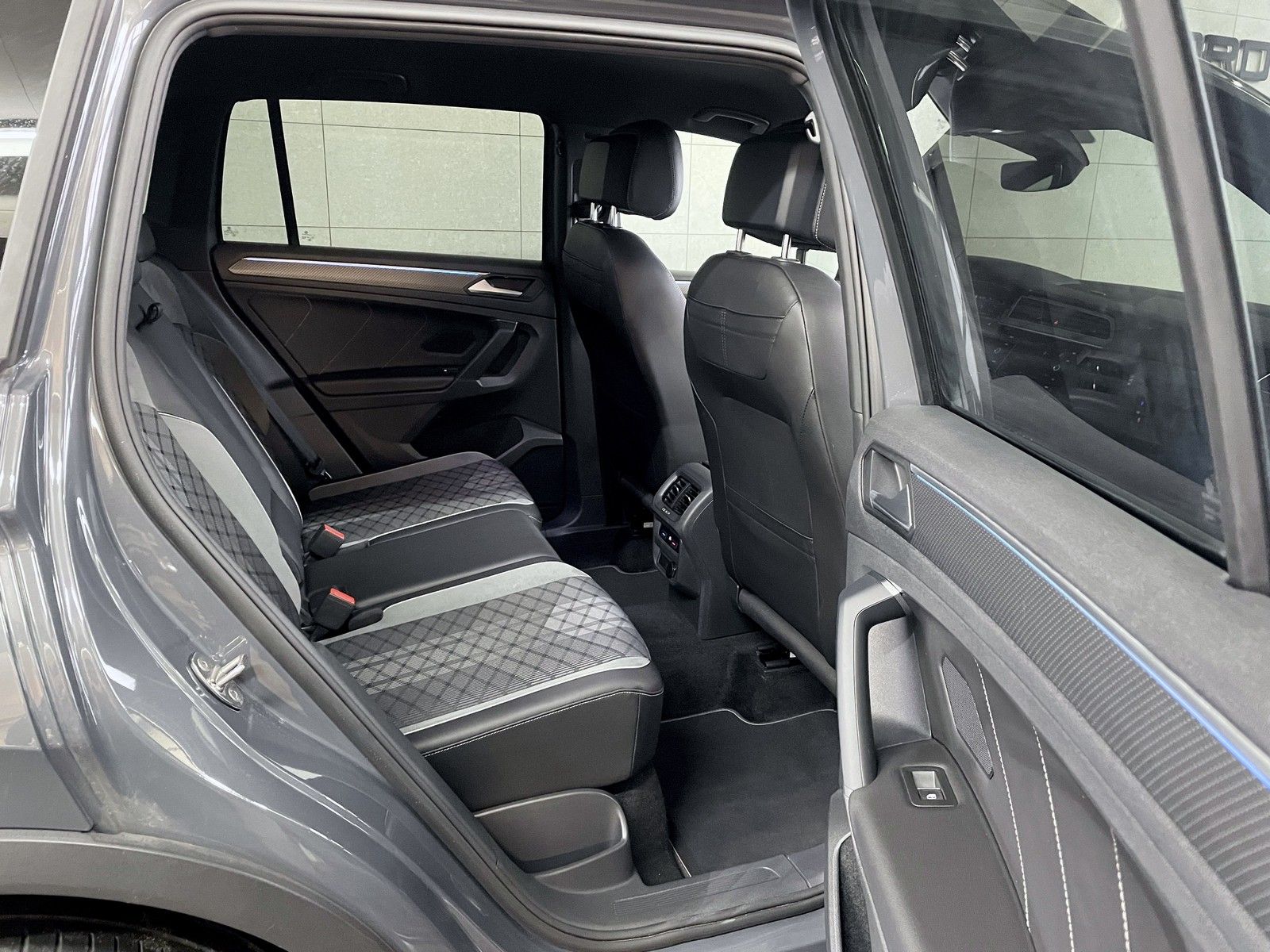 Volkswagen Tiguan Tiguan R-Line eHybrid Black Style+Business Premi
