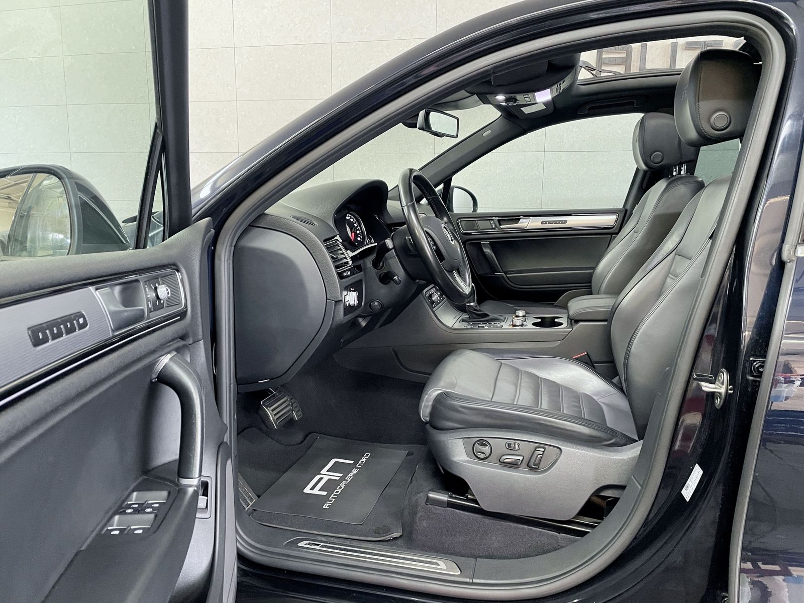 Volkswagen Touareg Touareg V6 TDI Terrain Tech 4Motion R Line
