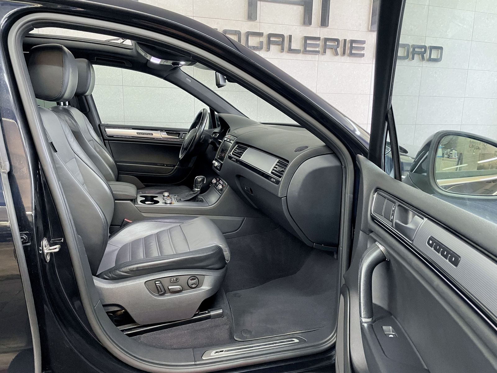 Volkswagen Touareg Touareg V6 TDI Terrain Tech 4Motion R Line