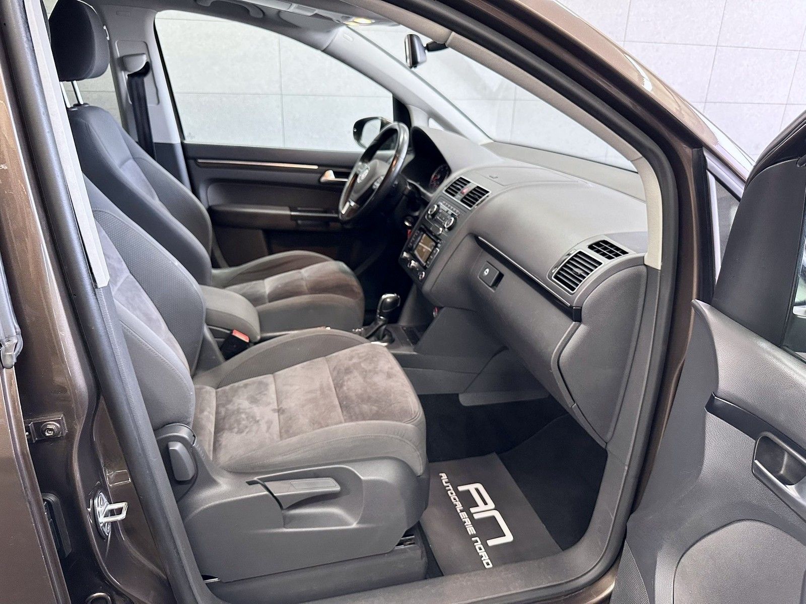 Volkswagen Touran Touran Highline Alcantara+Navi+Xenon+7 Sitze