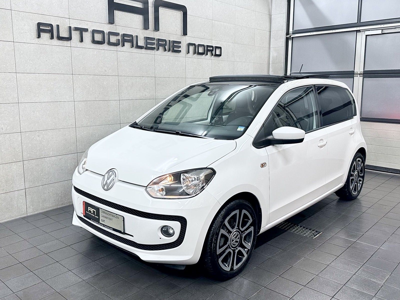 Volkswagen up! up! high Pano+Sport Pack Black R+Tempomat+SHZ
