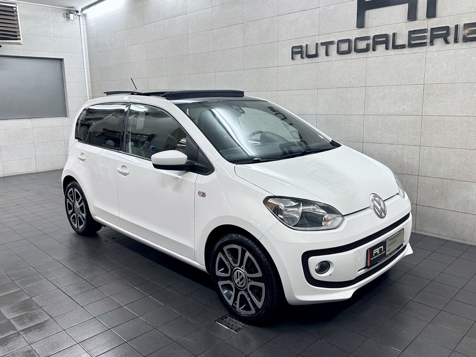 Volkswagen up! up! high Pano+Sport Pack Black R+Tempomat+SHZ