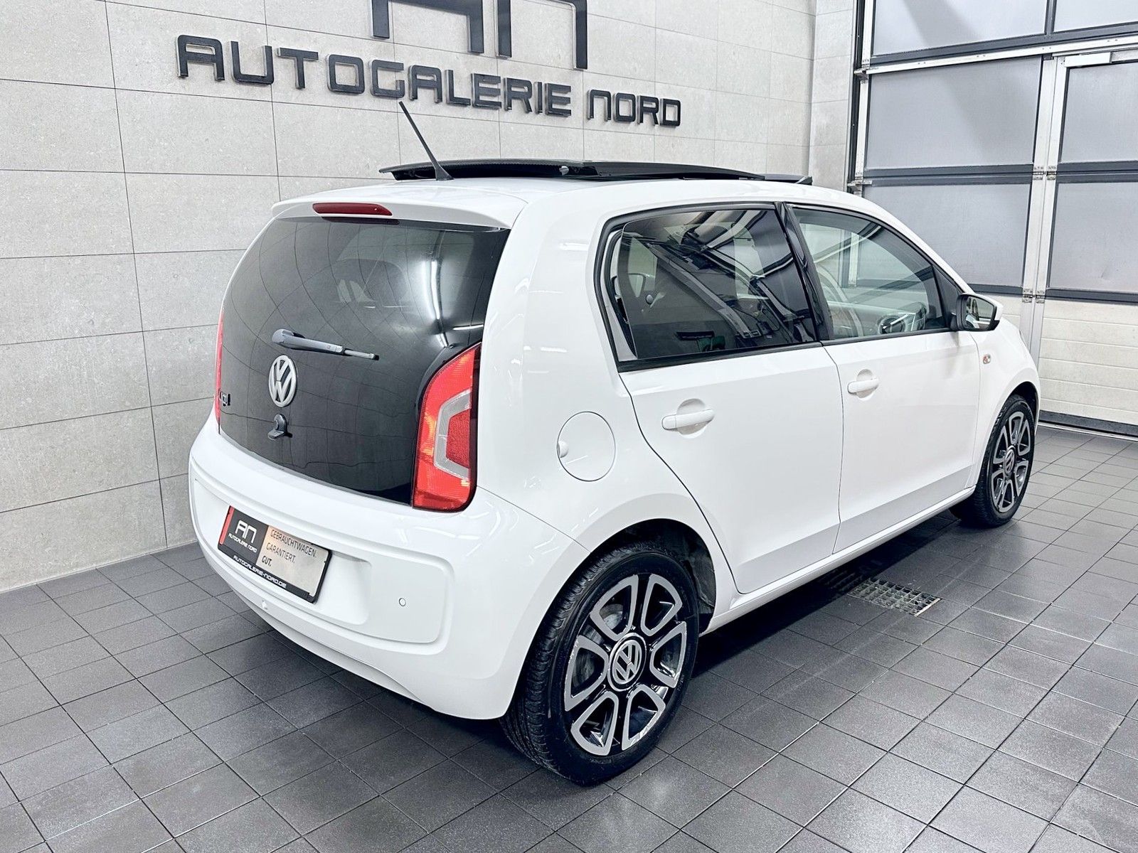 Volkswagen up! up! high Pano+Sport Pack Black R+Tempomat+SHZ