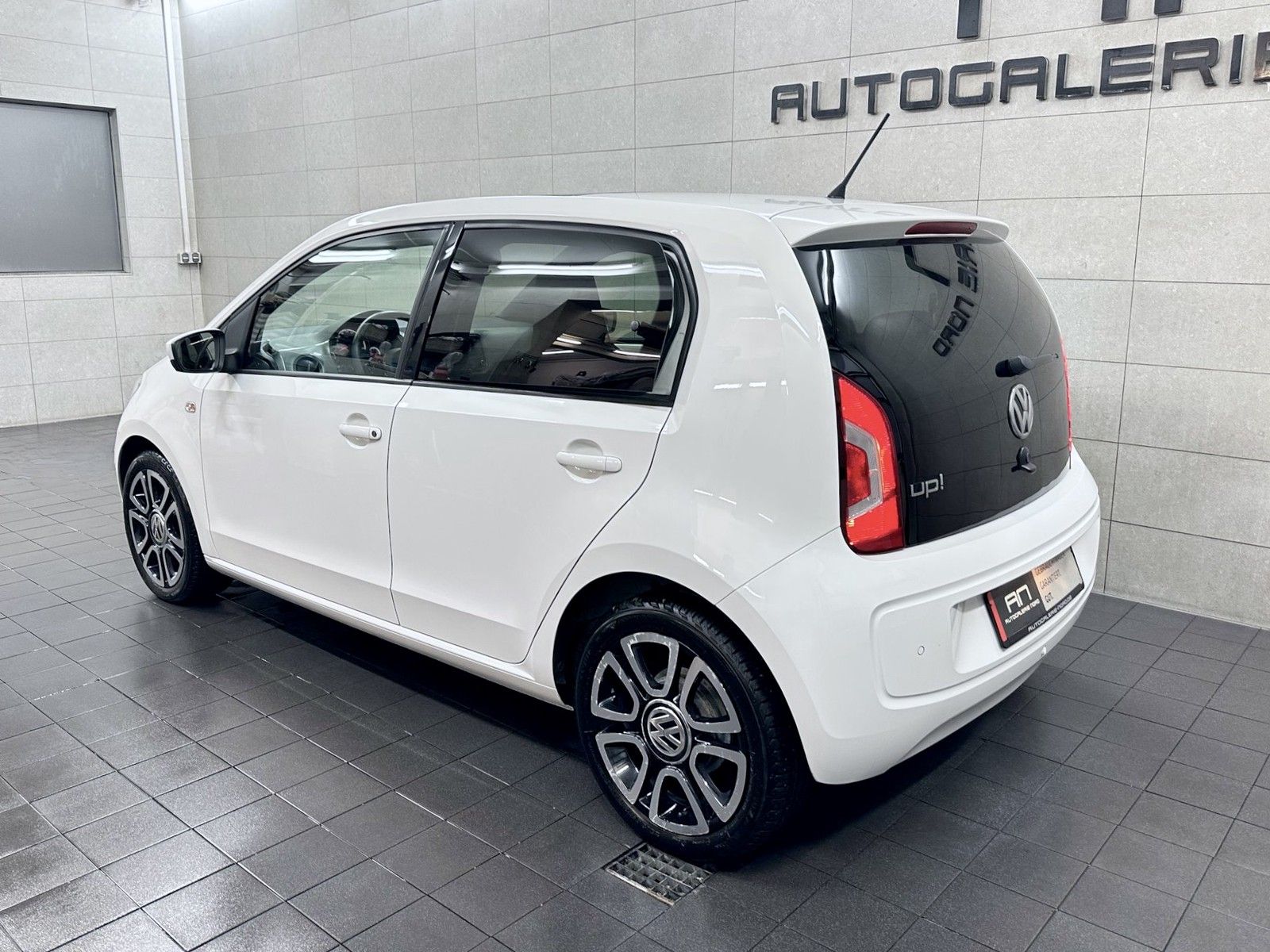 Volkswagen up! up! high Pano+Sport Pack Black R+Tempomat+SHZ