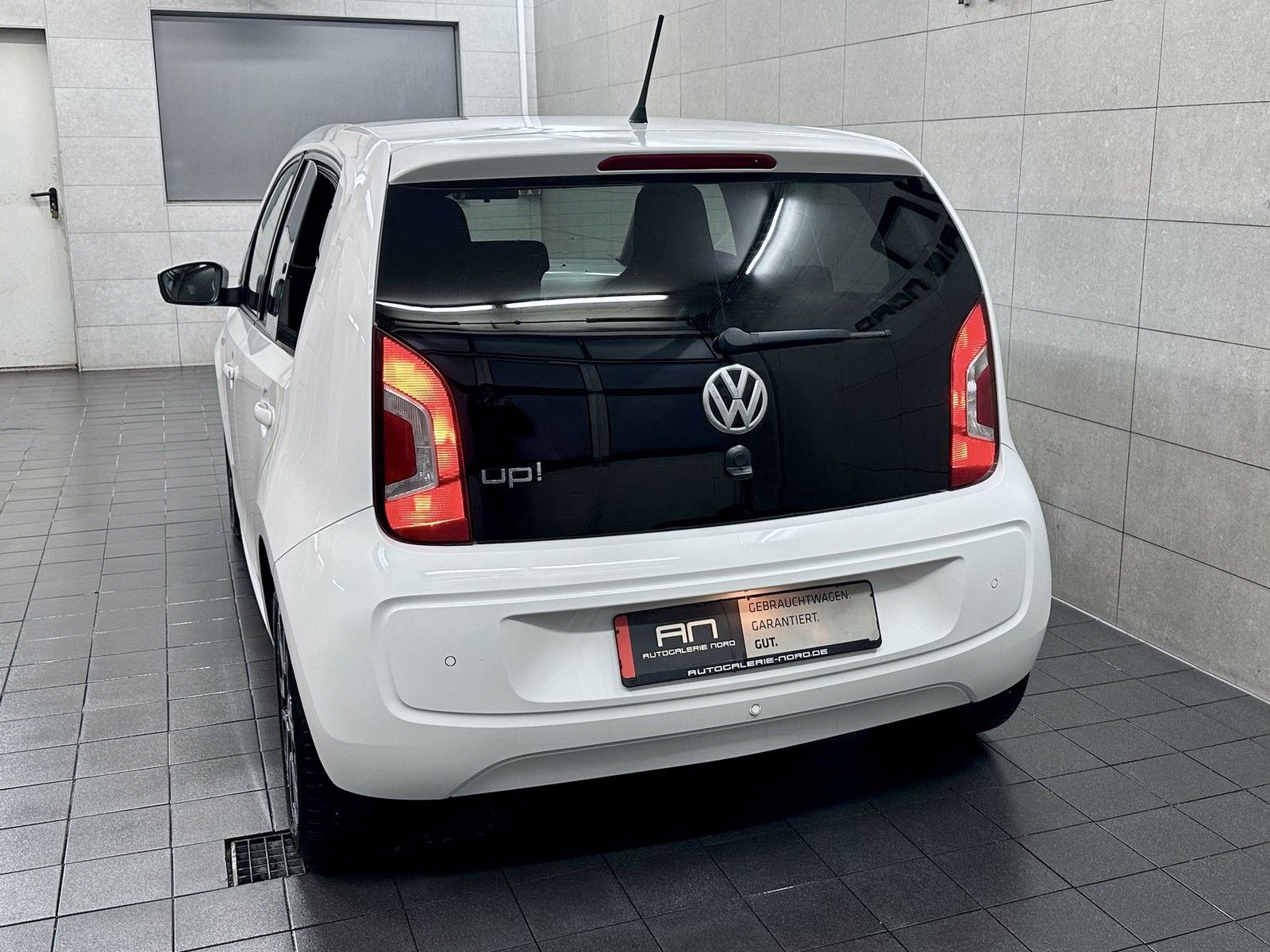 Volkswagen up! up! high Pano+Sport Pack Black R+Tempomat+SHZ