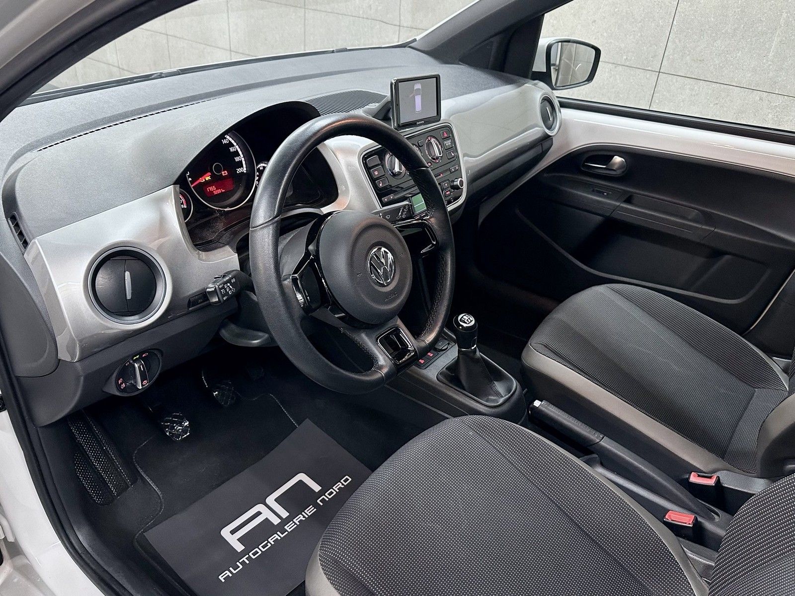 Volkswagen up! up! high Pano+Sport Pack Black R+Tempomat+SHZ