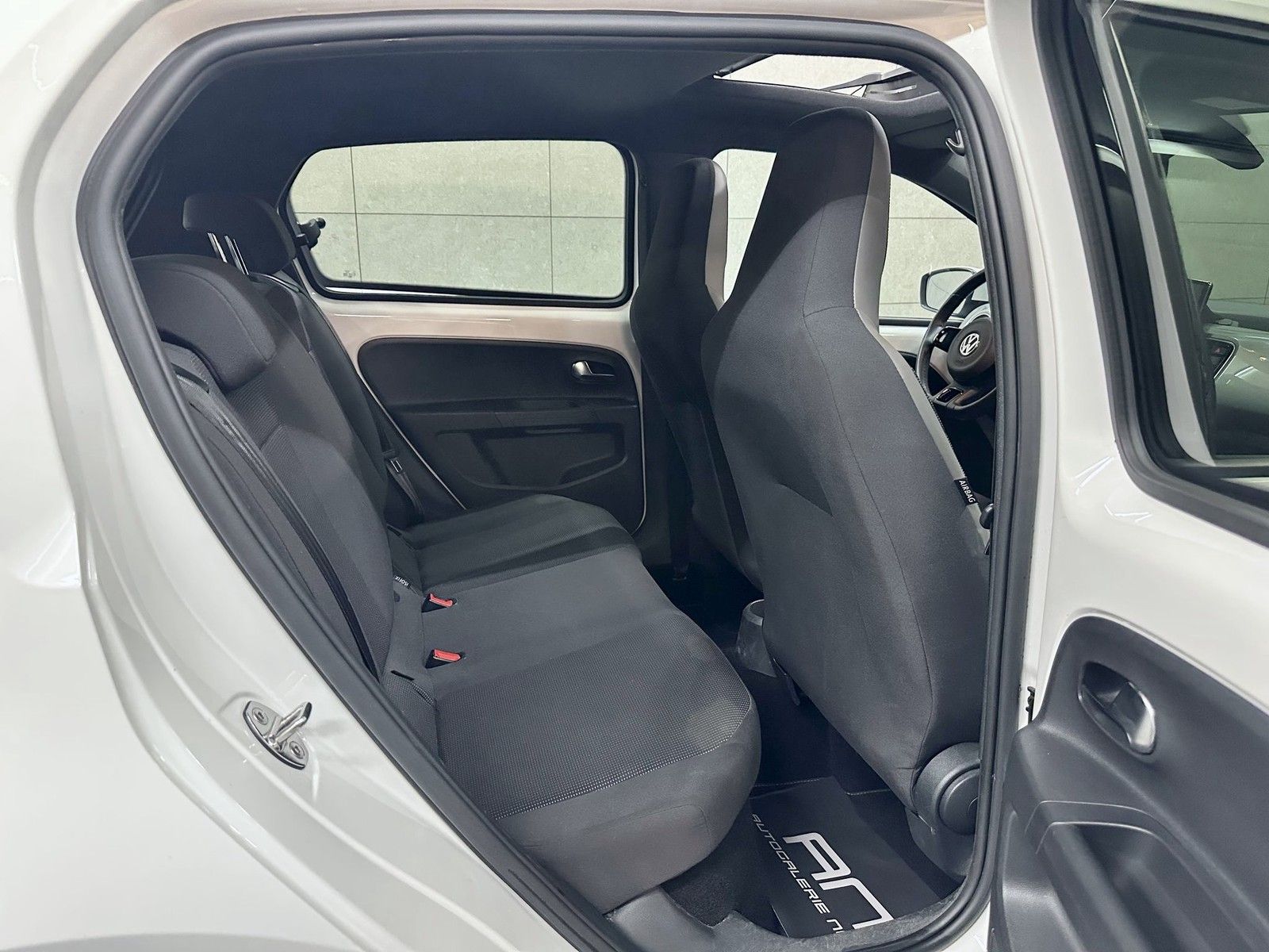 Volkswagen up! up! high Pano+Sport Pack Black R+Tempomat+SHZ