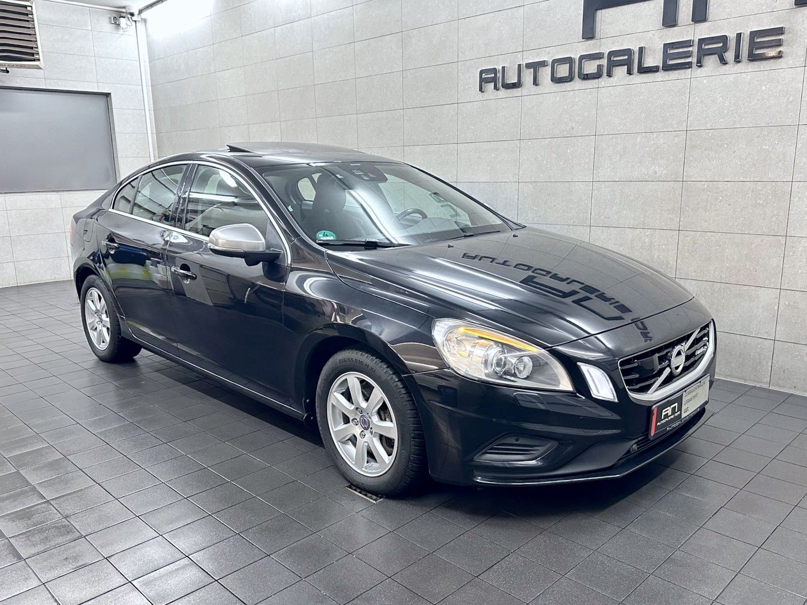 Volvo S60 S60 R-Design Xenon+Navi+Leder+ACC+SHD+Kamera