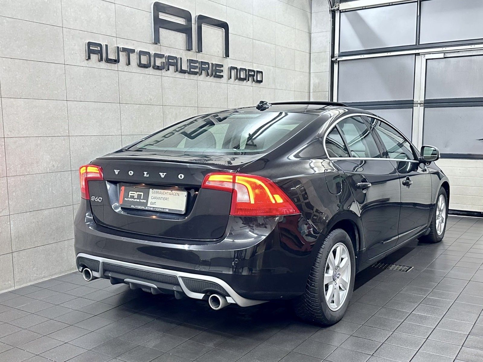Volvo S60 S60 R-Design Xenon+Navi+Leder+ACC+SHD+Kamera