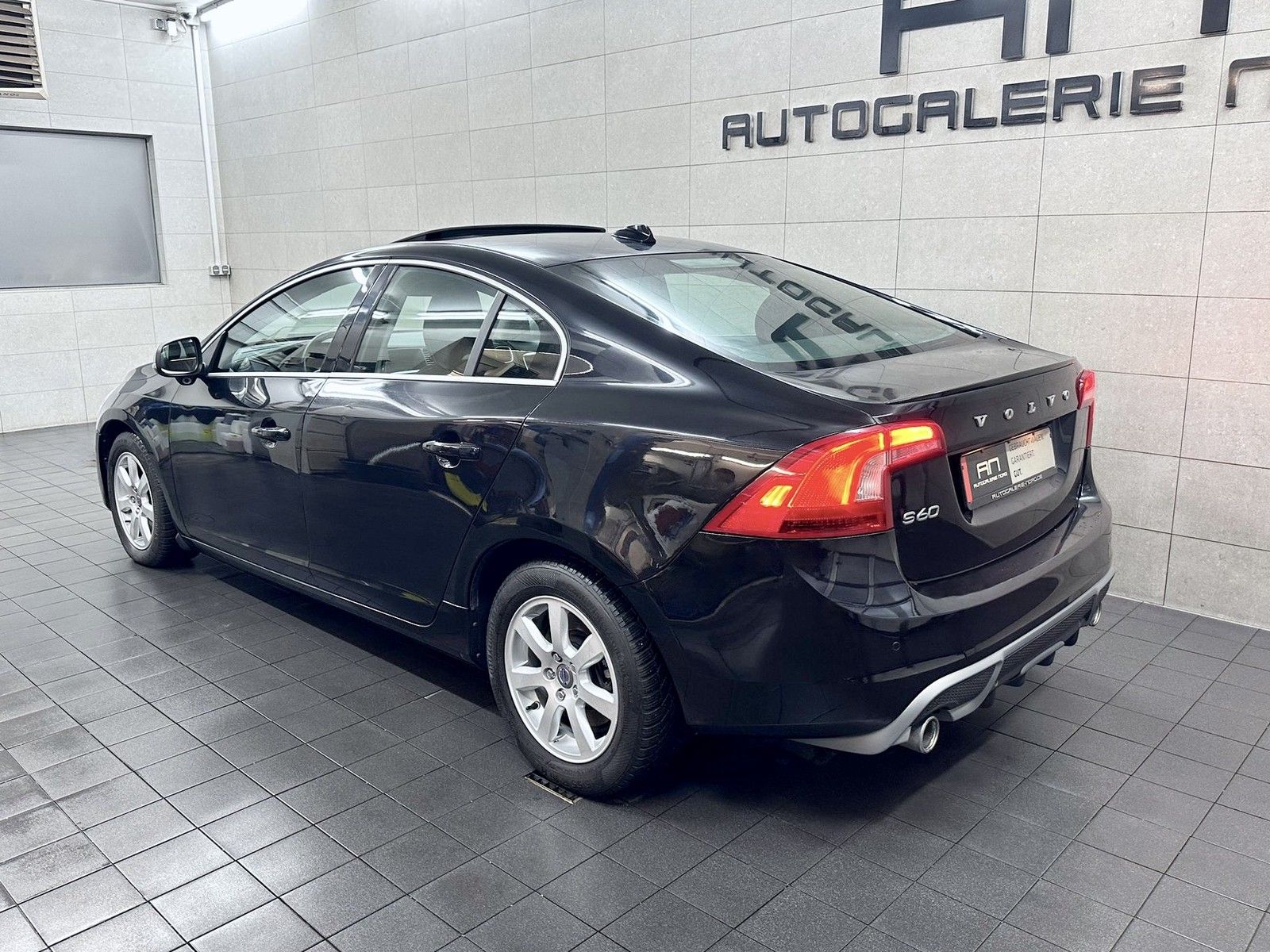 Volvo S60 S60 R-Design Xenon+Navi+Leder+ACC+SHD+Kamera