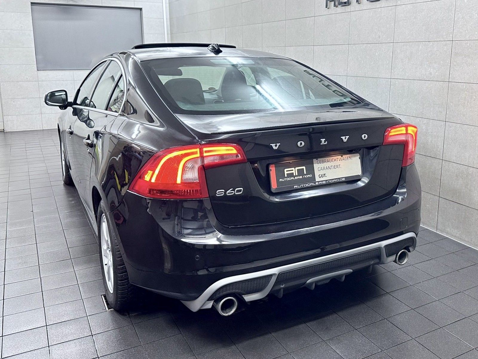 Volvo S60 S60 R-Design Xenon+Navi+Leder+ACC+SHD+Kamera