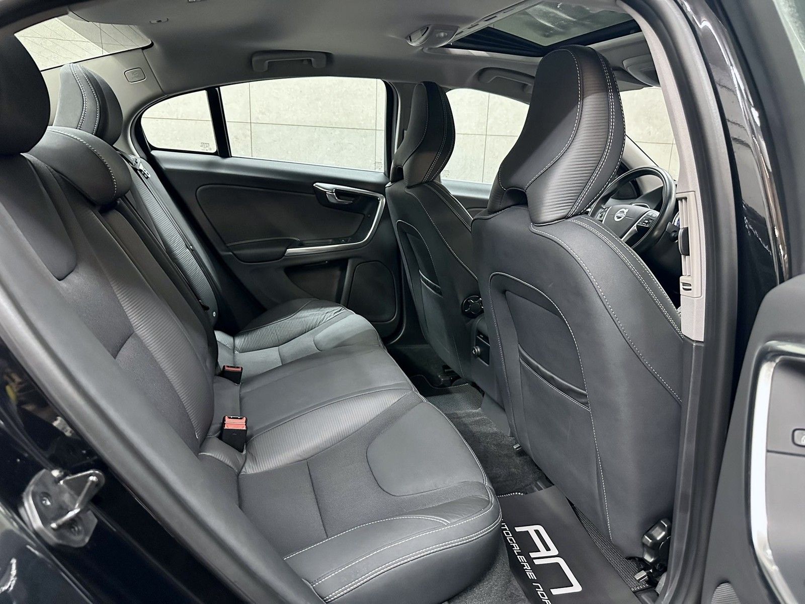 Volvo S60 S60 R-Design Xenon+Navi+Leder+ACC+SHD+Kamera