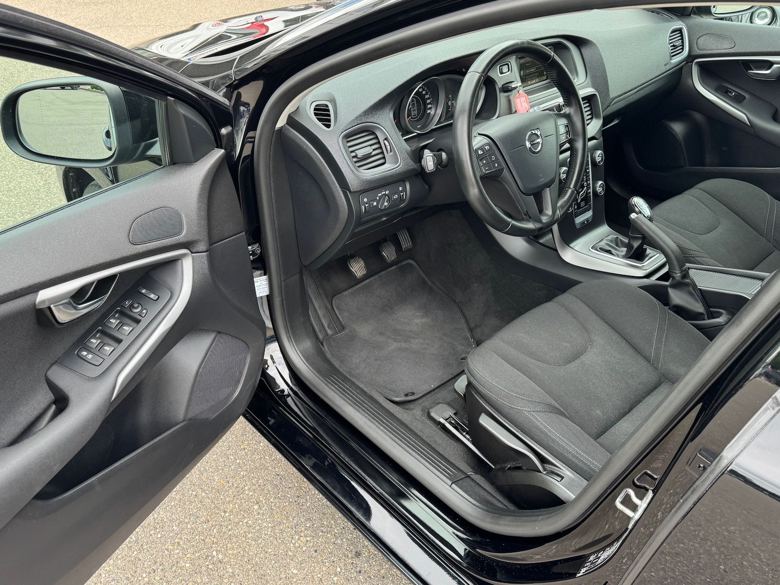 Volvo V40 V40 D2*ECO Kinetic*Euro6*85 Co²*Klima*Sitzheizg