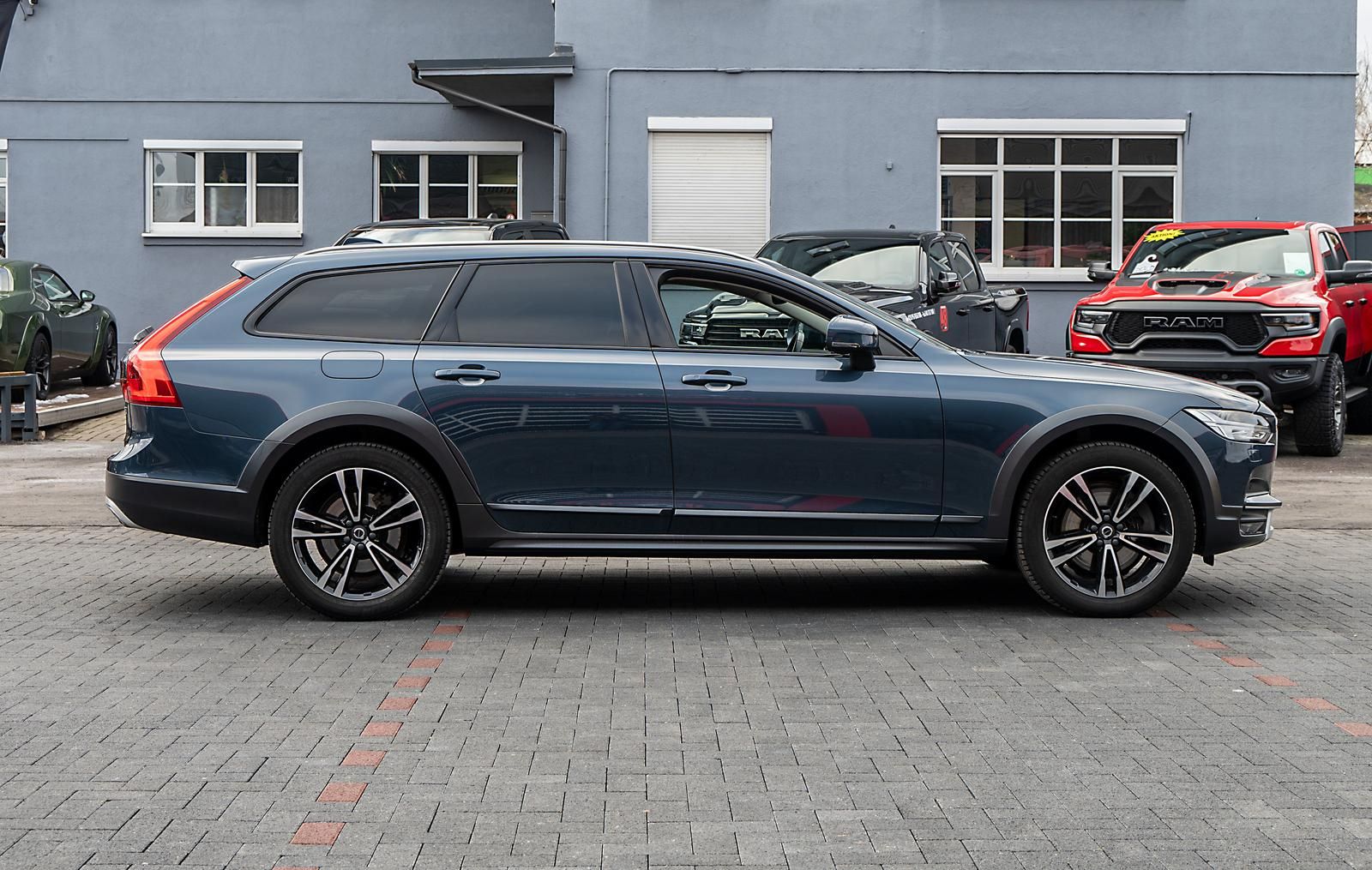 Volvo V90 Cross Country V90 2,0l D5 Cross Country Navi,ACC,LED