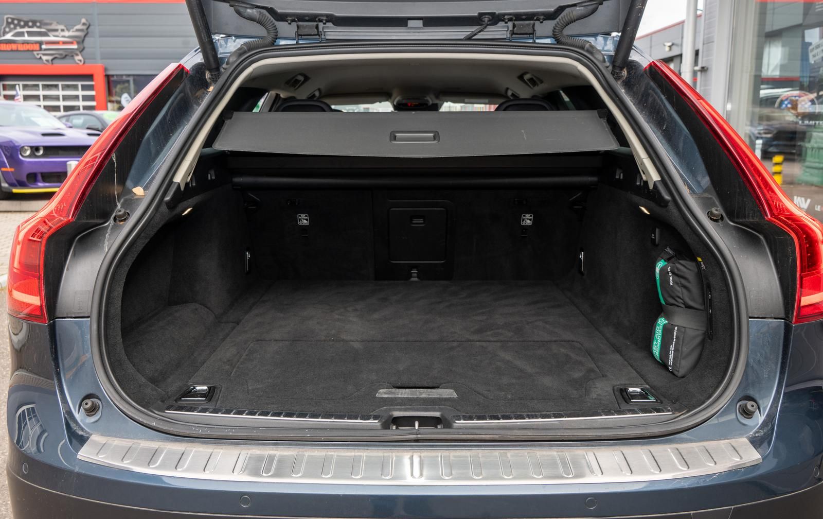 Volvo V90 Cross Country V90 2,0l D5 Cross Country Navi,ACC,LED