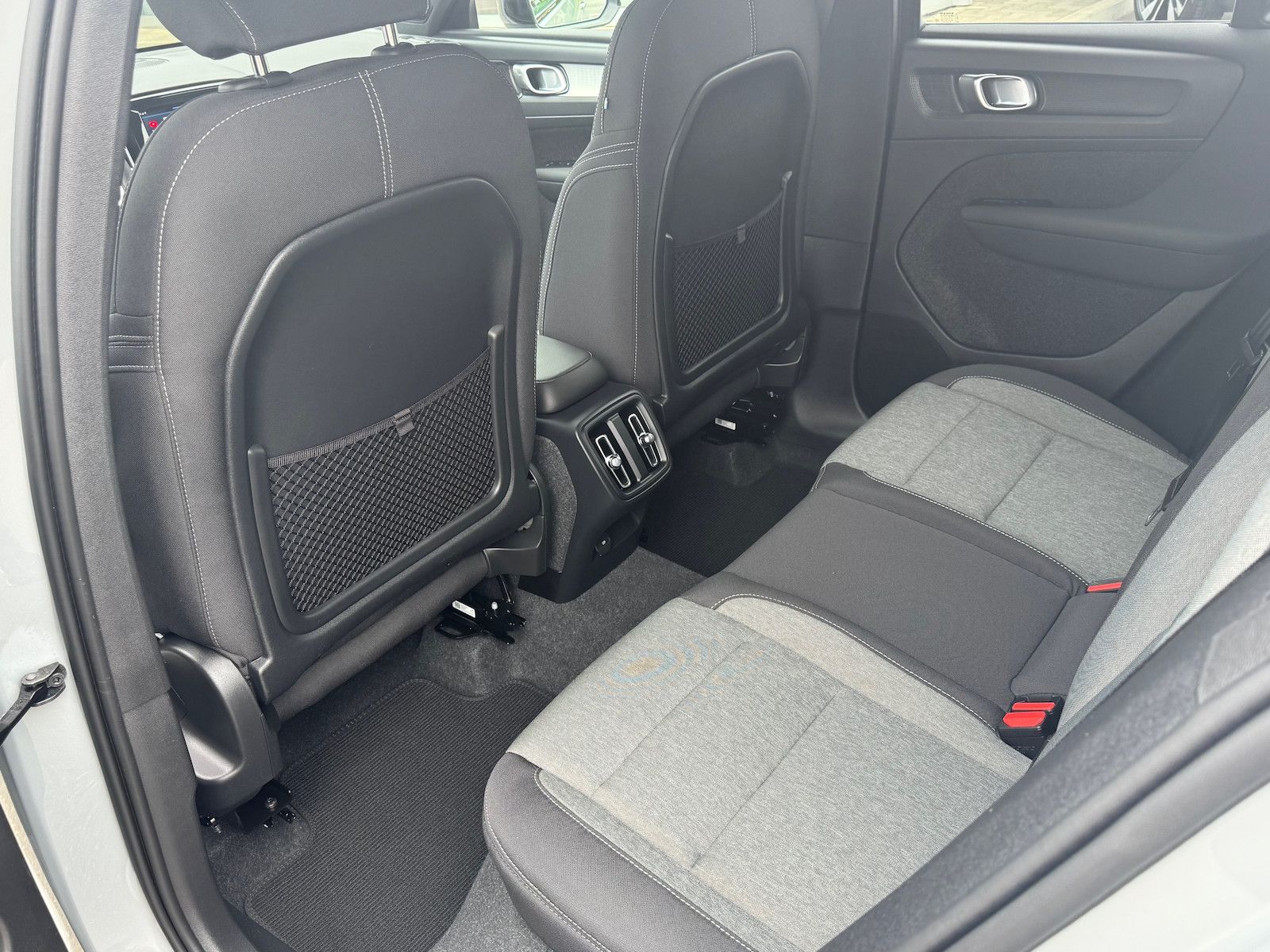 Volvo XC40 XC40 B4*Plus Dark*NP54850*ACC*AHK*BLIS*Keyless*