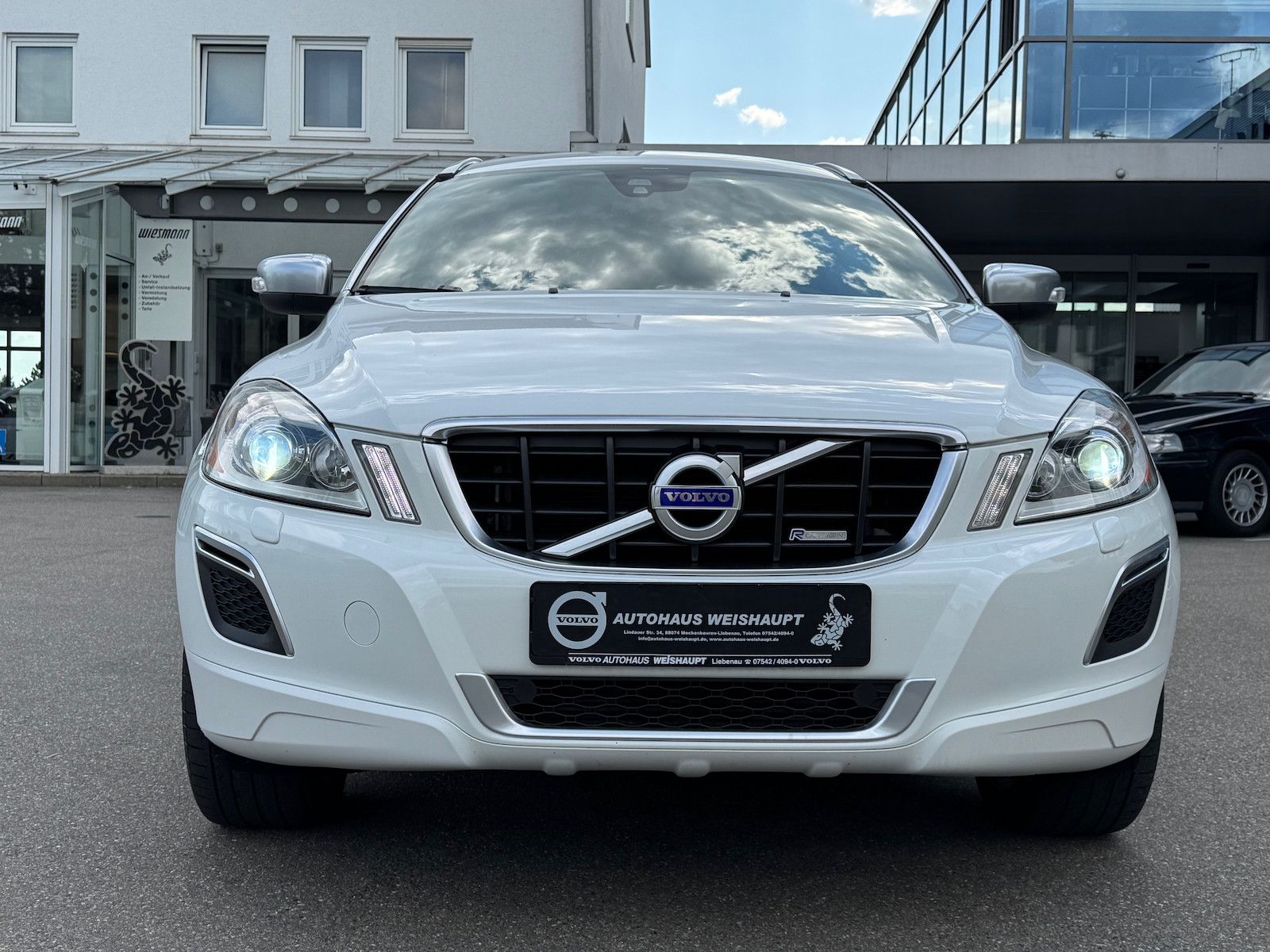 Volvo XC60 XC60 D4*R-Design*2WD*Xenon*Navi*PDC*elektr.Sitze