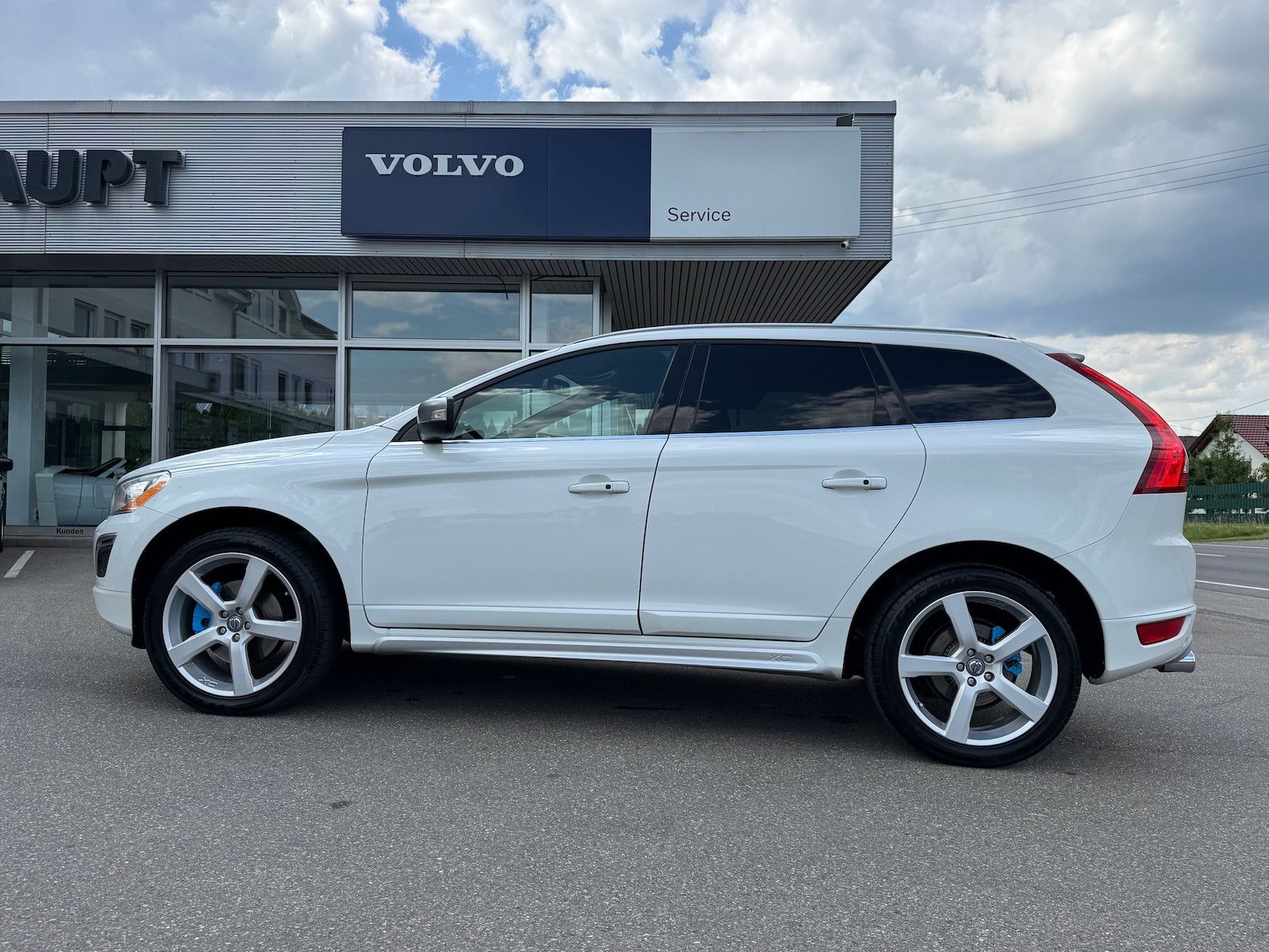 Volvo XC60 XC60 D4*R-Design*2WD*Xenon*Navi*PDC*elektr.Sitze