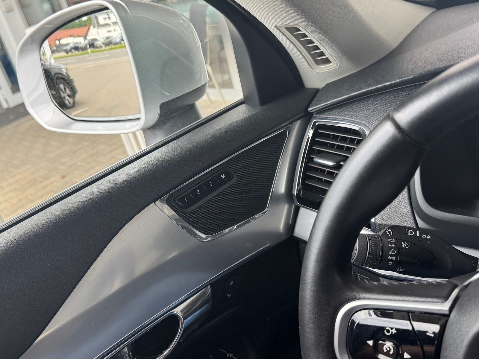 Volvo XC90 XC90 D5*AWD*Momentum*Elektr. Fahrersitz*360°*AHK