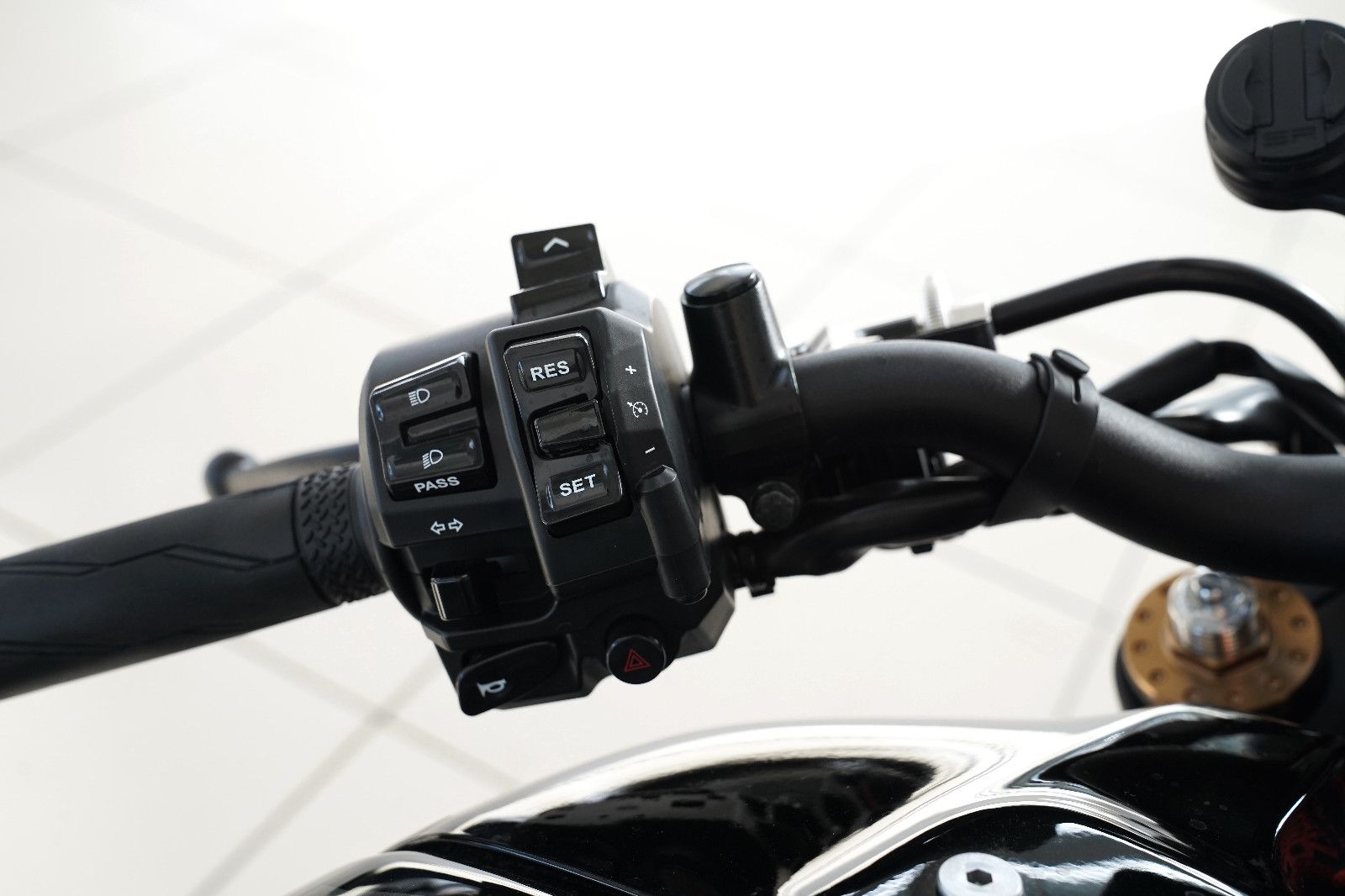 Yamaha XSR 900 Black